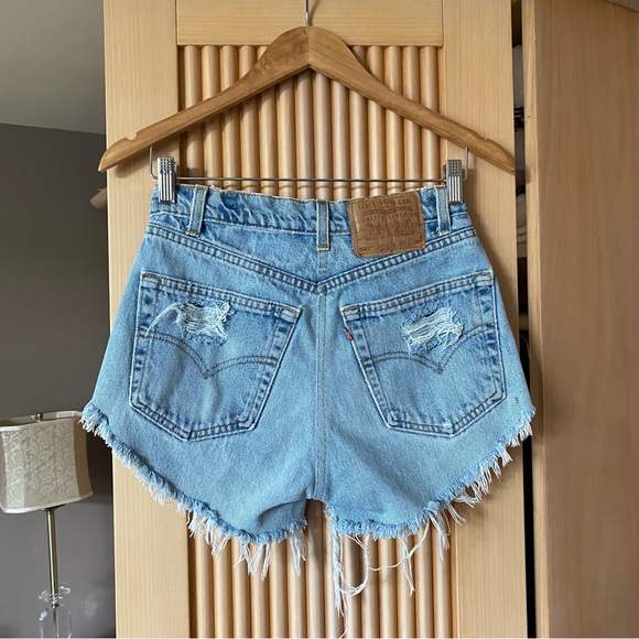 Vintage levis distressed denim shorts blue - Picture 4 of 9